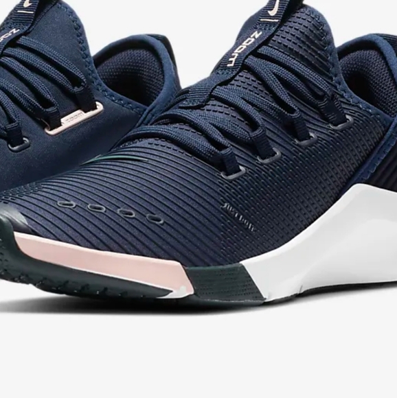 Women's Nike Air Zoom Elevate - Picture 2 of 11